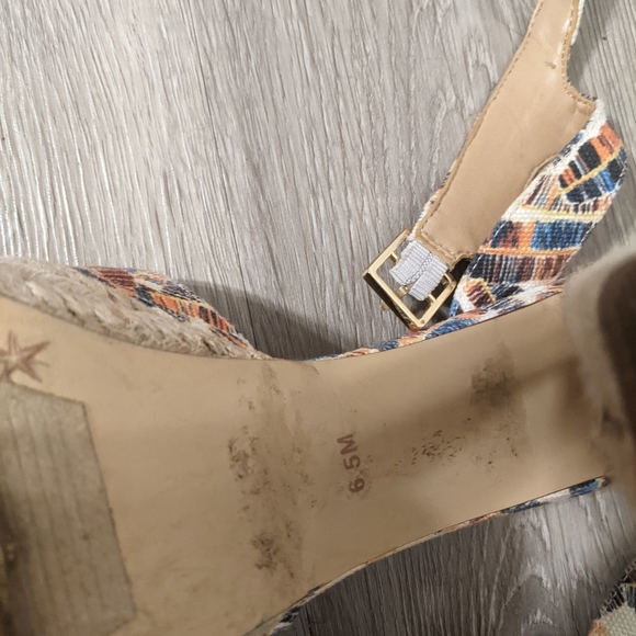 Gibson Latimer Chunky Heels - Picture 4 of 5